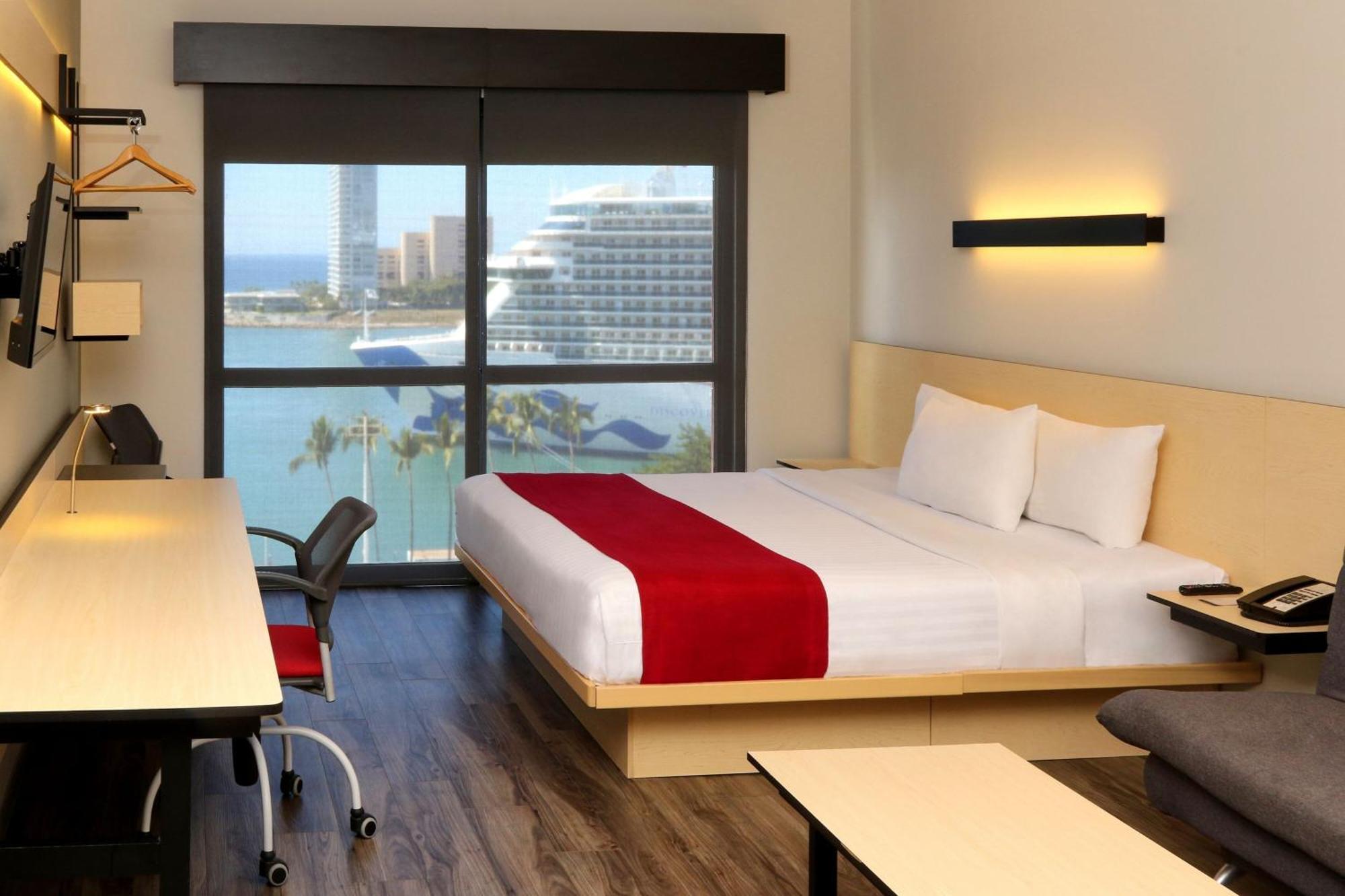 City Express Plus By Marriott Puerto Vallarta Exterior photo